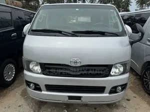 Toyota HiAce 2010 Silver