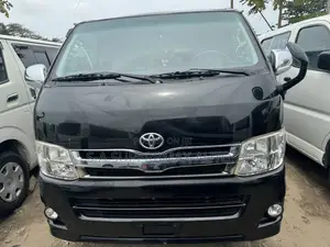 Toyota HiAce 2013 Black