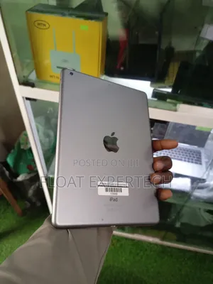 Apple iPad Air 32 GB Gray
