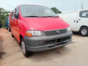 Toyota HiAce 2005 Red