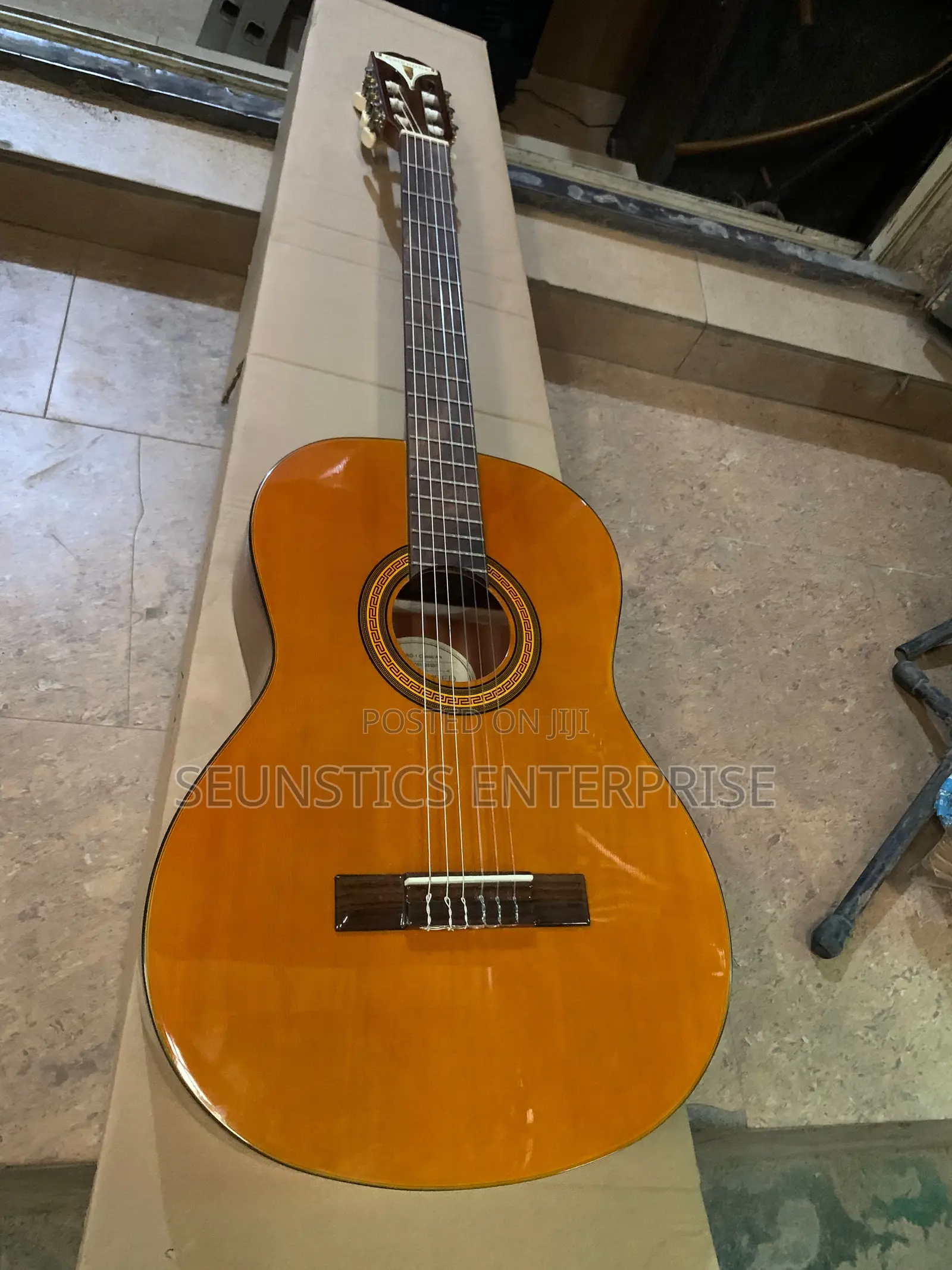 Quality Epiphone Pro 1 Classic AN Classical Guitar