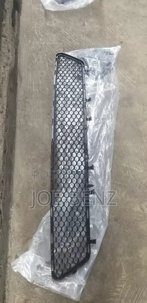 E350 2010 Front Bumper Center Net