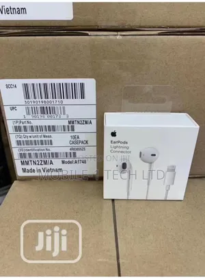 Apple Earpods With Ligtning Connector