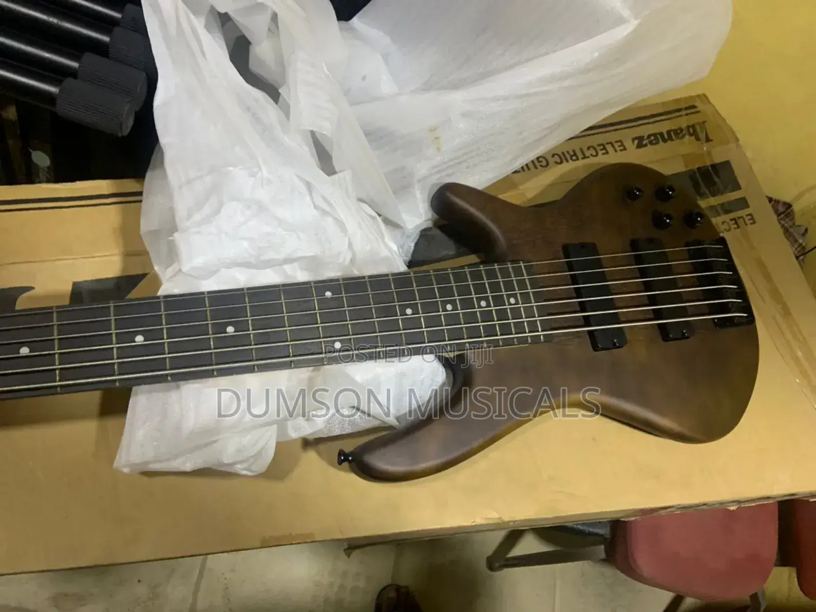 Ibanze Active 6 Strings Bass Guitar