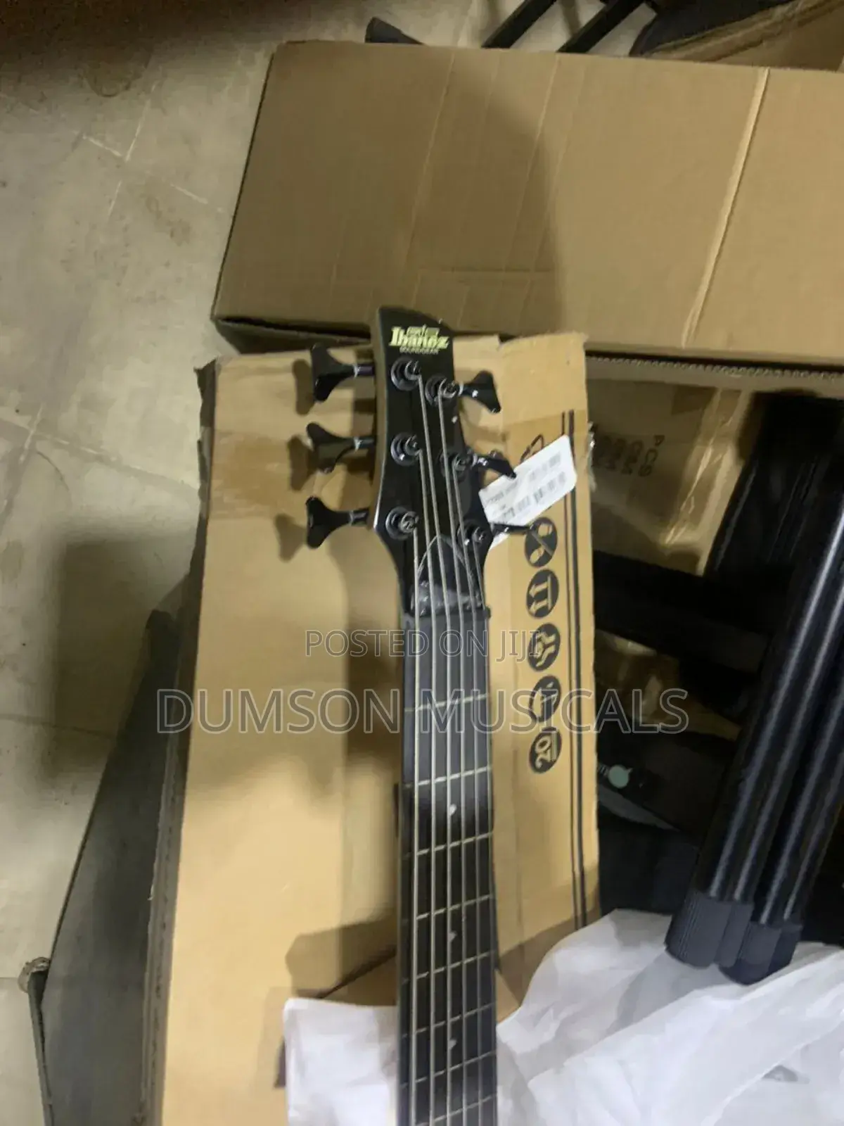 Ibanze Active 6 Strings Bass Guitar