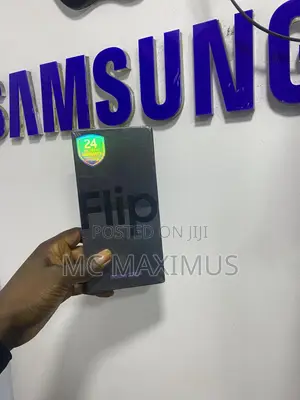 New Samsung Galaxy Z Flip4 128 GB Black
