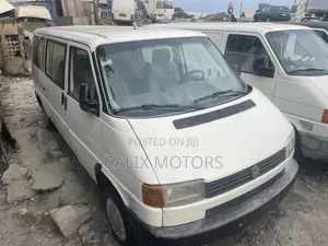 Volkswagen Transporter 2005 White