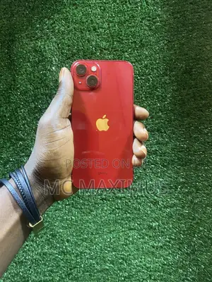 Apple iPhone 13 128 GB Red