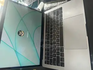 Laptop Apple MacBook Pro 8GB Intel Core I5 SSD 512GB
