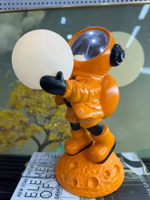 Carton Astronaut Lamp Decor