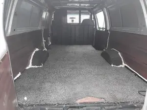 Ford E250 2006 Silver