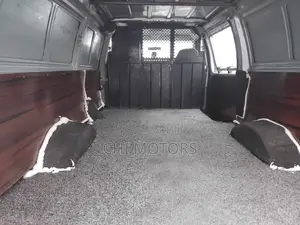 Ford E250 2006 Silver