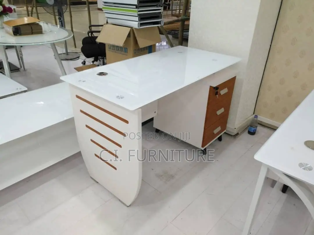 Good Office Table for Worker