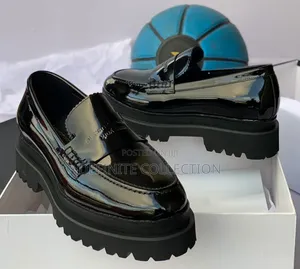 ALEXANDER McQueen Luxury Shoe