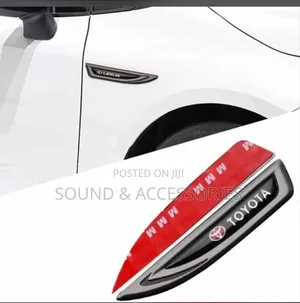 Toyota 2pcs/Set 3D Metal Fender Emblem Logo Car Sticker