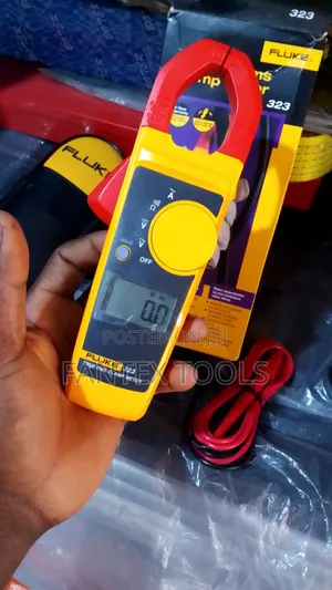 Fluke 323 Clamp Meter.