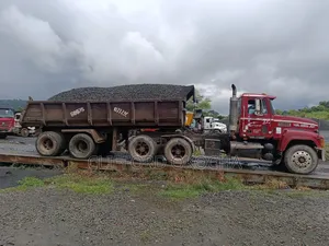 Black Quality Chippings