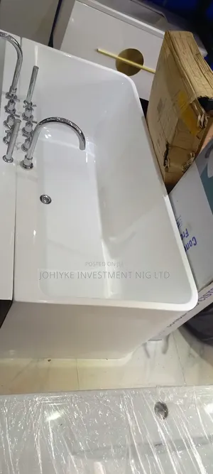 High Quality Free Standing Masters Bathtub With Mixer
