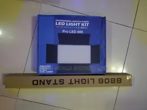 Pro Led 800 Video Light With Stand