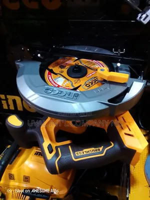 Lithium-Ion Circular Saw
