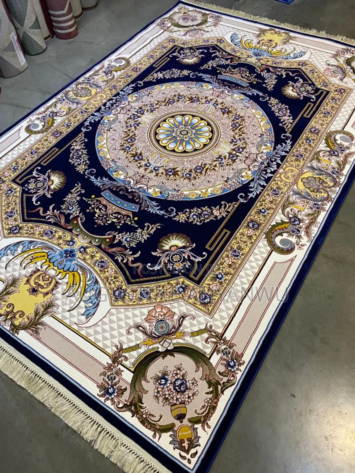 High Quality Turkish Arabian Center Rug Size 7/10