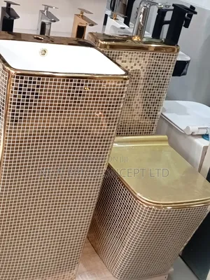 Gold Seat With Standing Wash Hand Basin