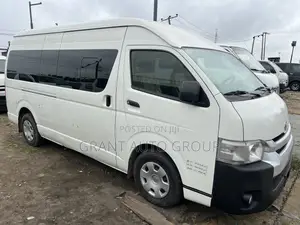 Toyota HiAce 2018 White