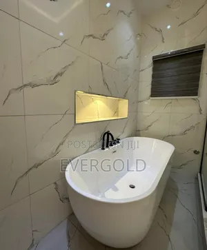 England Acrylic Bath Tub With Complete Accessories