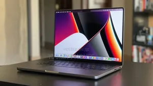 New Laptop Apple MacBook Pro 8GB Apple M3 SSD 512GB