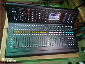 Midas M-32 Live Digital Mixer