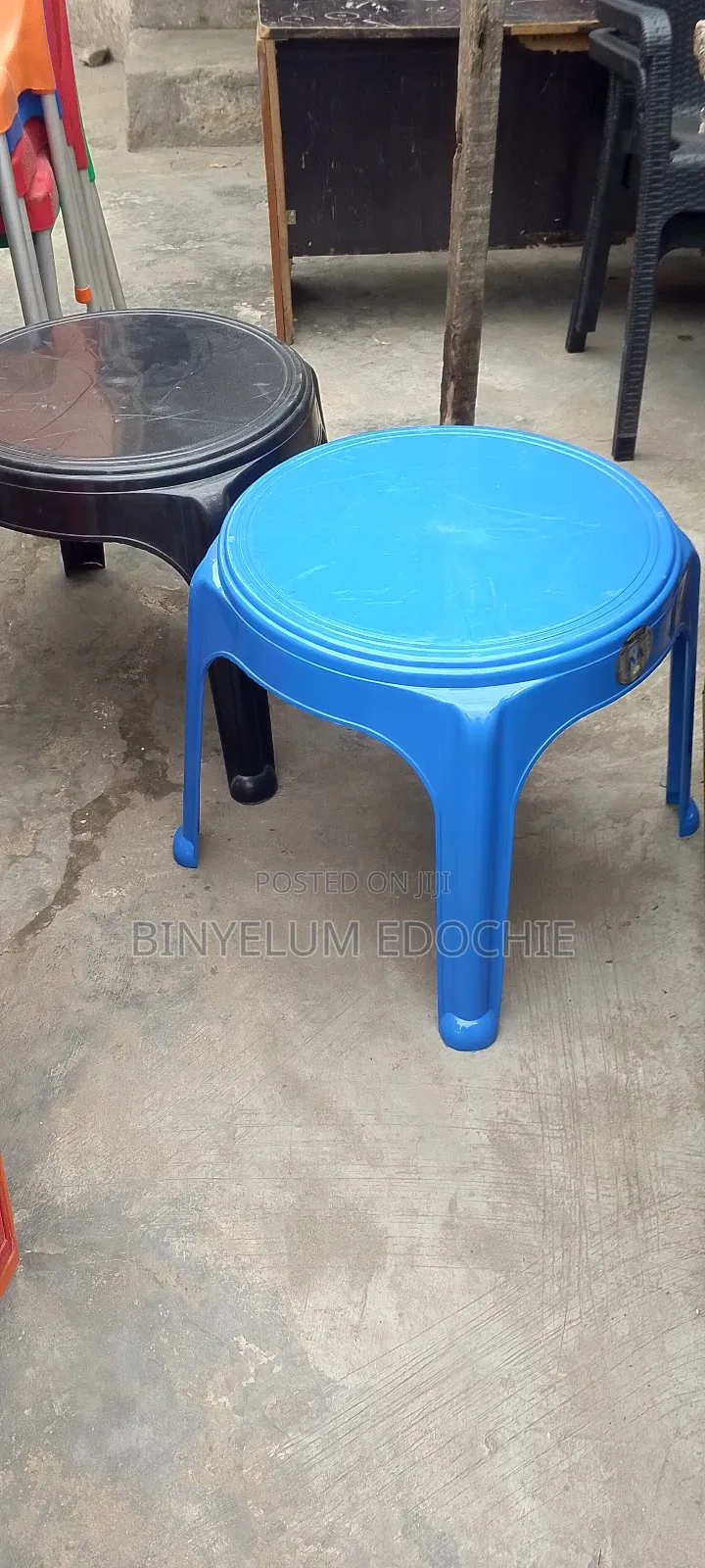 Plastic Center/Side Table