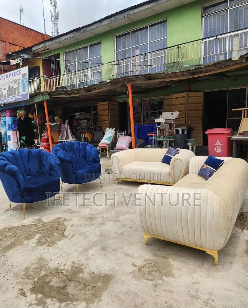 Well Designed Sofa Set