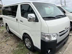 Toyota HiAce 2014 White