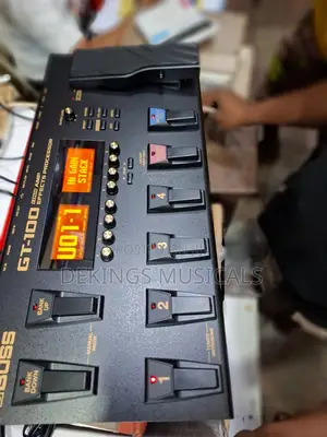 Boss Gt-100 Guitar Multi-effects Pedal