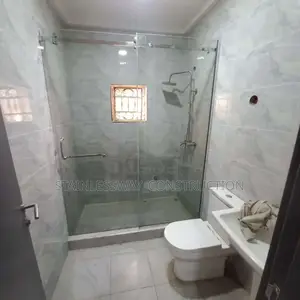 Enugu Shower Cubicle Stranded Glass