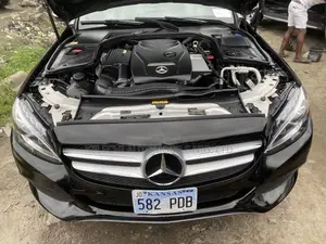 Mercedes-Benz C300 Base AWD 4Matic Sedan (2.0L 4cyl 7A) 2015 Black