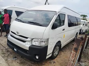 Toyota HiAce 2017 White