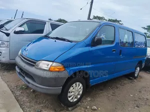 Toyota HiAce 2004 Blue