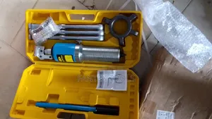 Hydraulic Puller Set 20 Ton.
