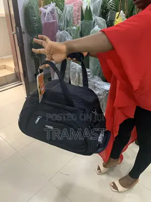 Black Duffle Bag With Trolley