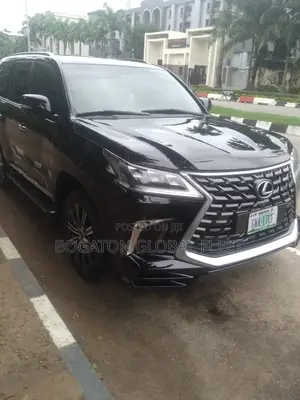 Lexus Lx570 for Rent (Black)