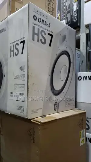 HS7 Yamaha Powered Studio Monitor