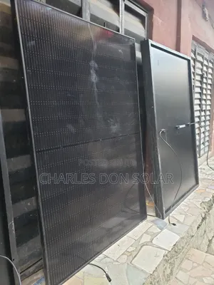 550watts Canadian Solar Panel All Black