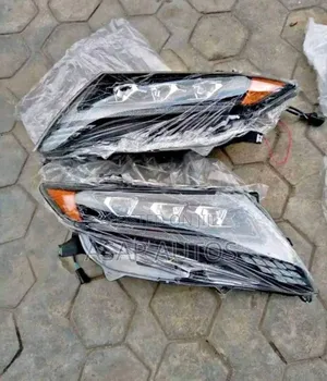 Three Touch Headlamp Toyota Venza 2012 - 2015