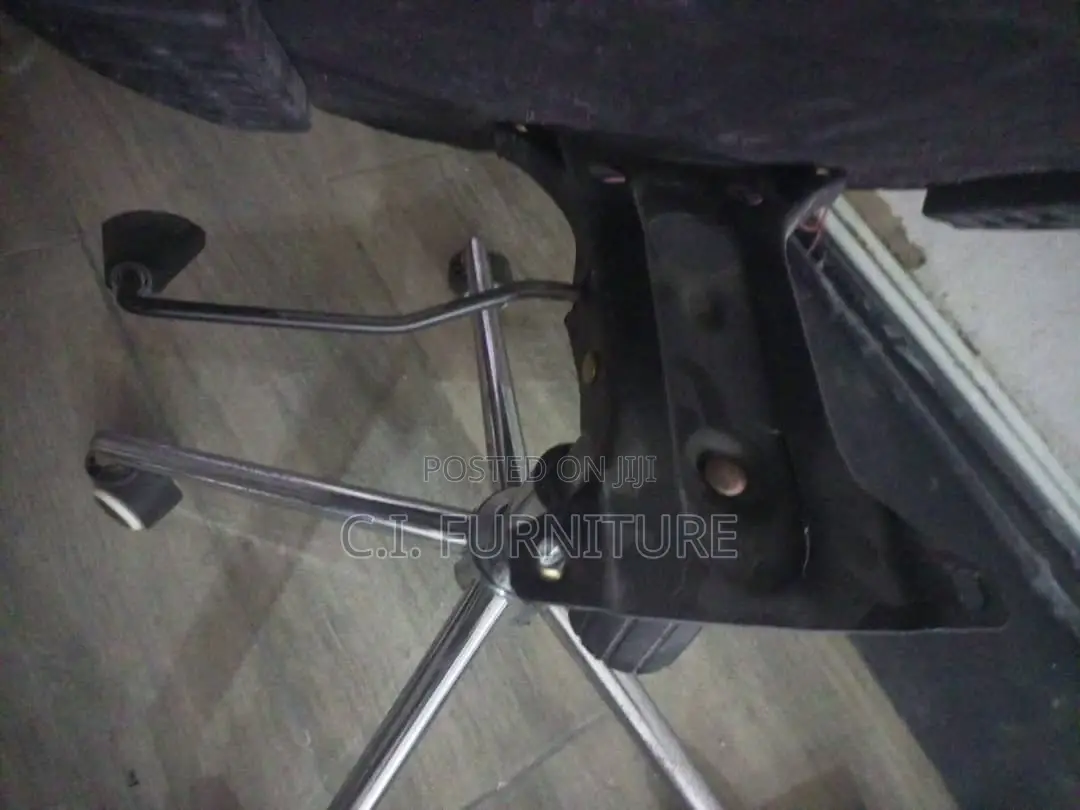 We Repairs Office Chairs and Tables