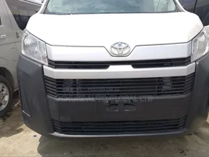 Toyota HiAce 2021 White