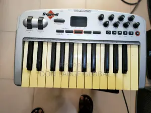 M-Audio Oxygen V2 Midi Controller