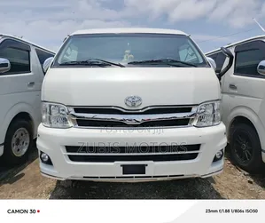 Toyota HiAce 2015 White