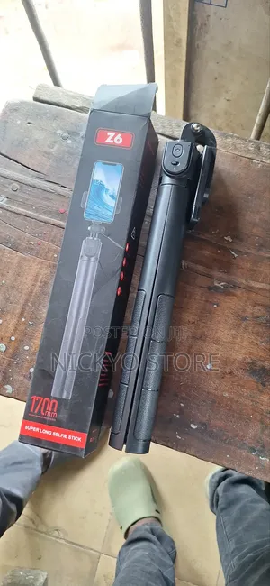 1700mm Extendable Selfie Stick Tripod