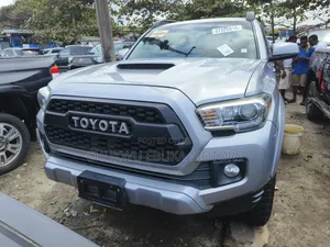 Toyota Tacoma Limited 2018 Silver